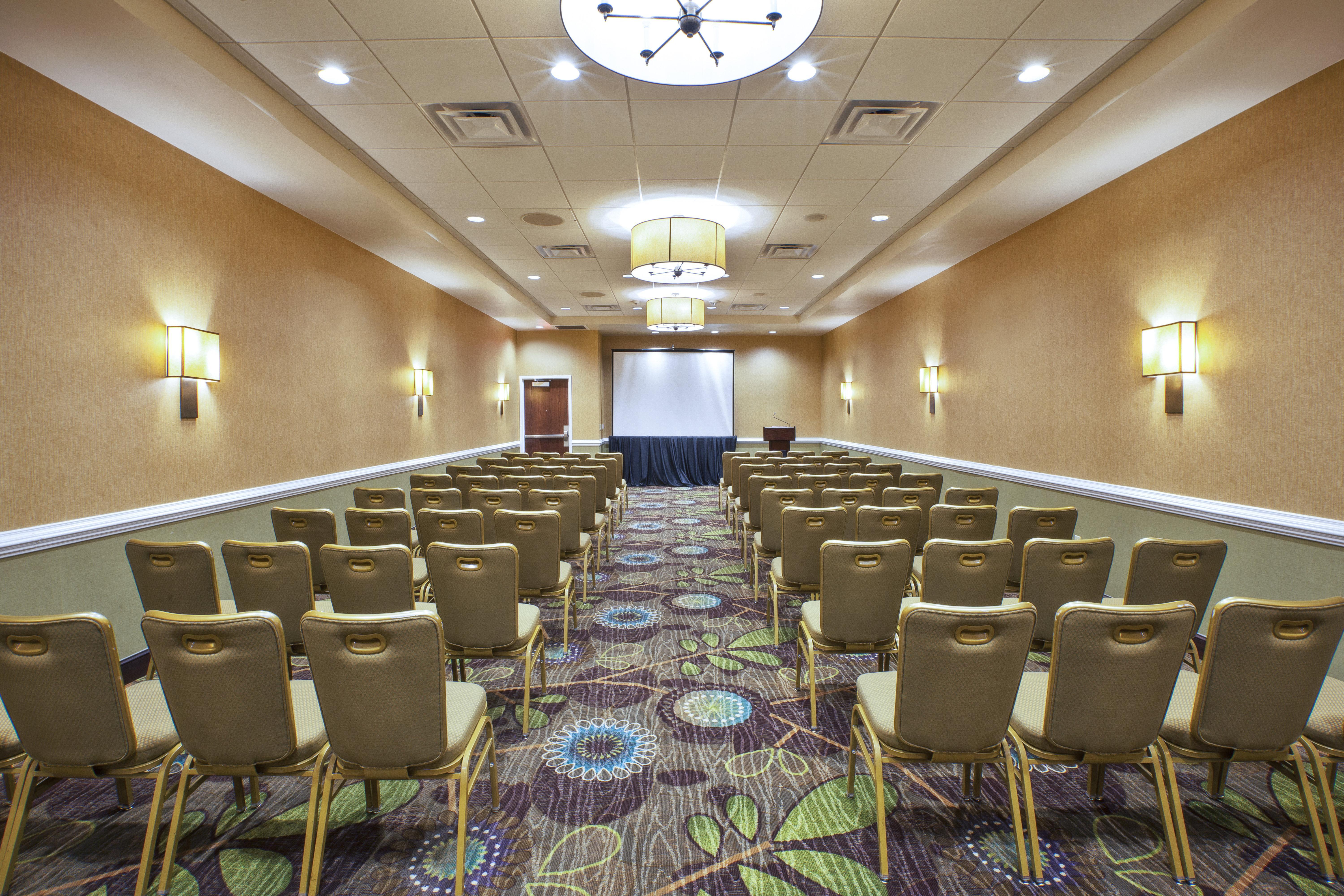 National Airport/crystal By Ihg Hotel