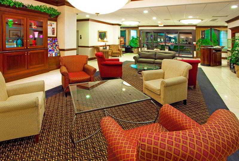 Hotel National Airport/crystal By Ihg