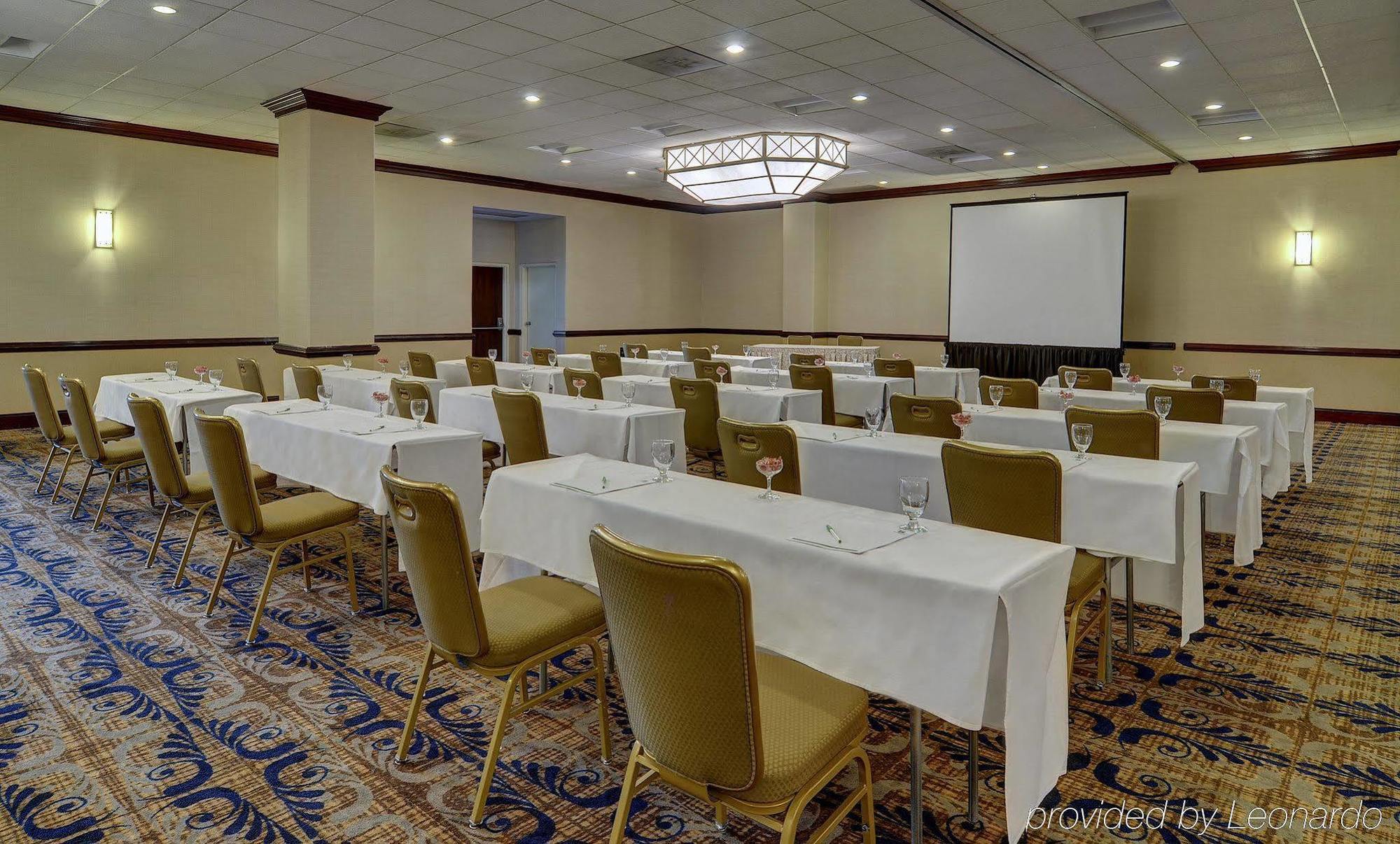 National Airport/crystal By Ihg Hotel