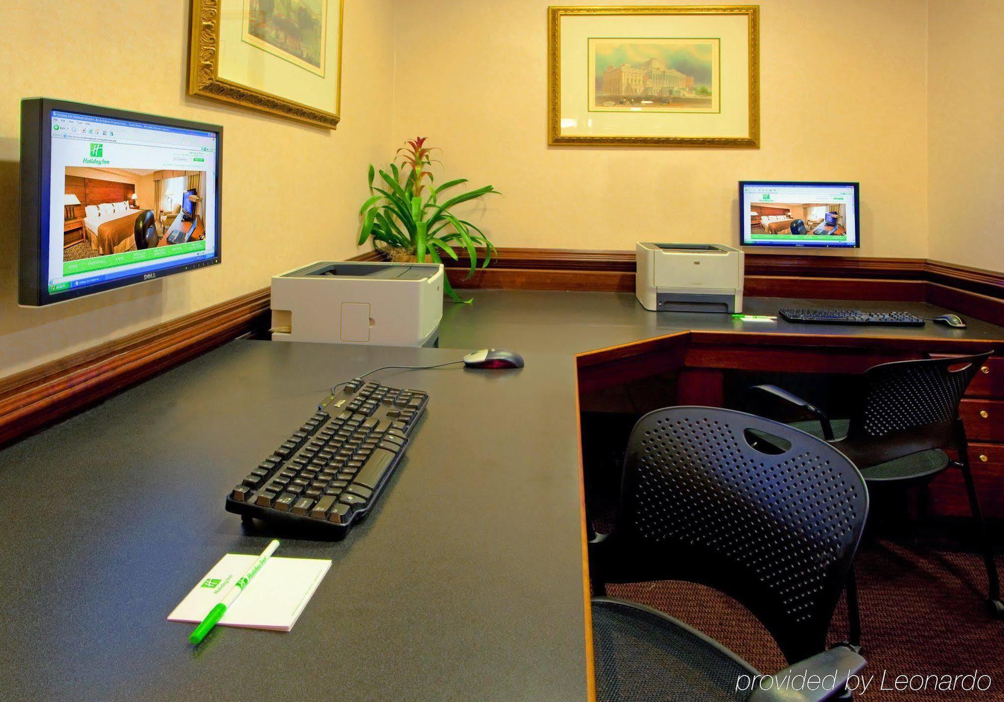 National Airport/crystal By Ihg Hotel 3*