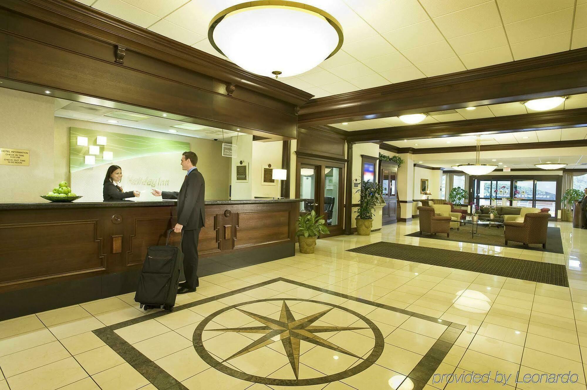 Hotel National Airport/crystal By Ihg 3*